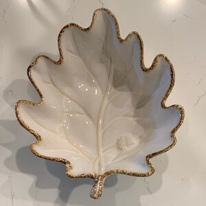 Pottery Barn Oak Leaf-Shaped Ceramic Dish with raised Acorn 002